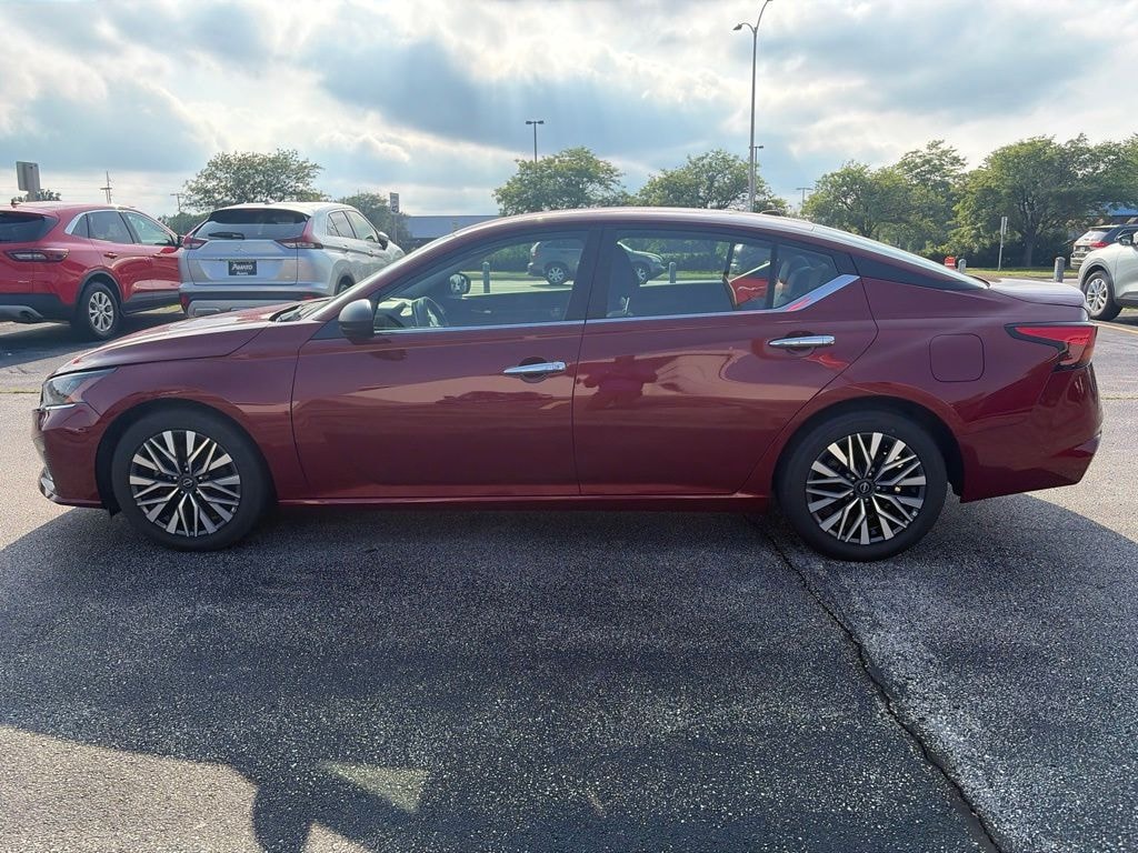 Used 2025 Nissan Altima SV Sedan