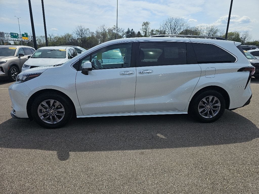 Used 2024 Toyota Sienna XLE 7 Passenger Van Passenger Van