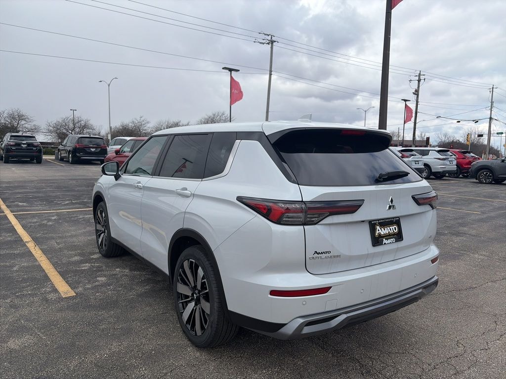 New 2026 Mitsubishi Outlander SE SUV