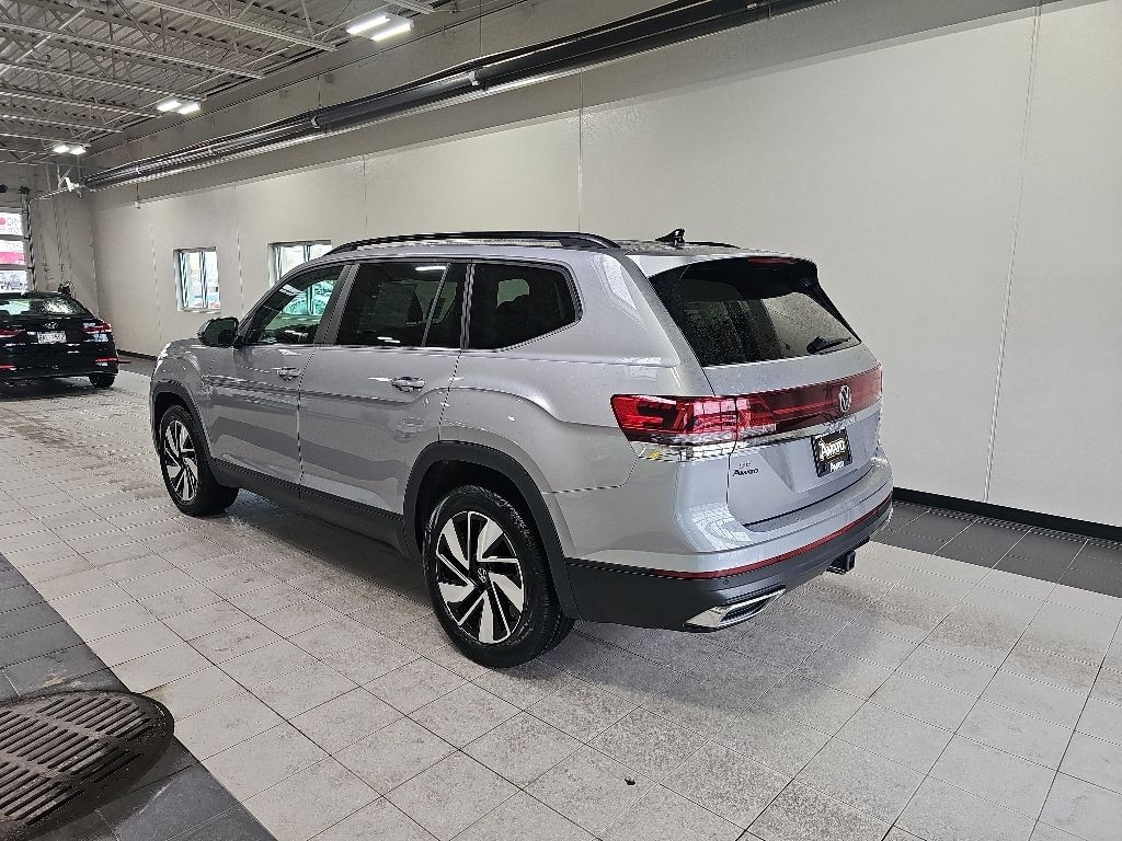 Used 2025 Volkswagen Atlas 2.0T SE w/Technology SUV