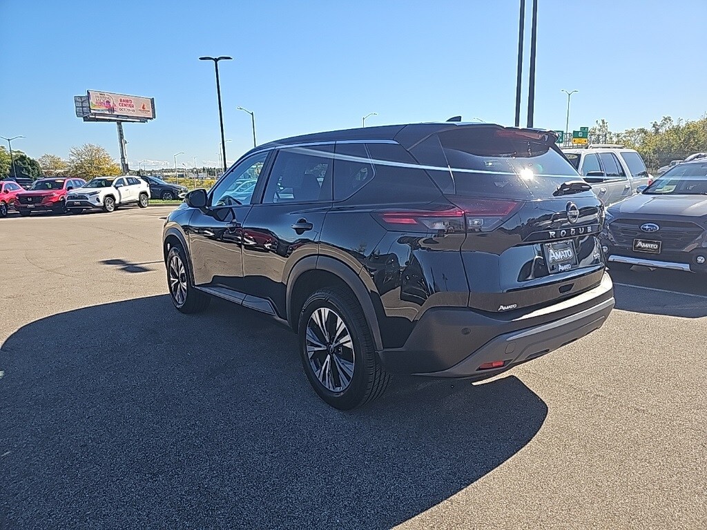 2023 Nissan Rogue SV photo 3