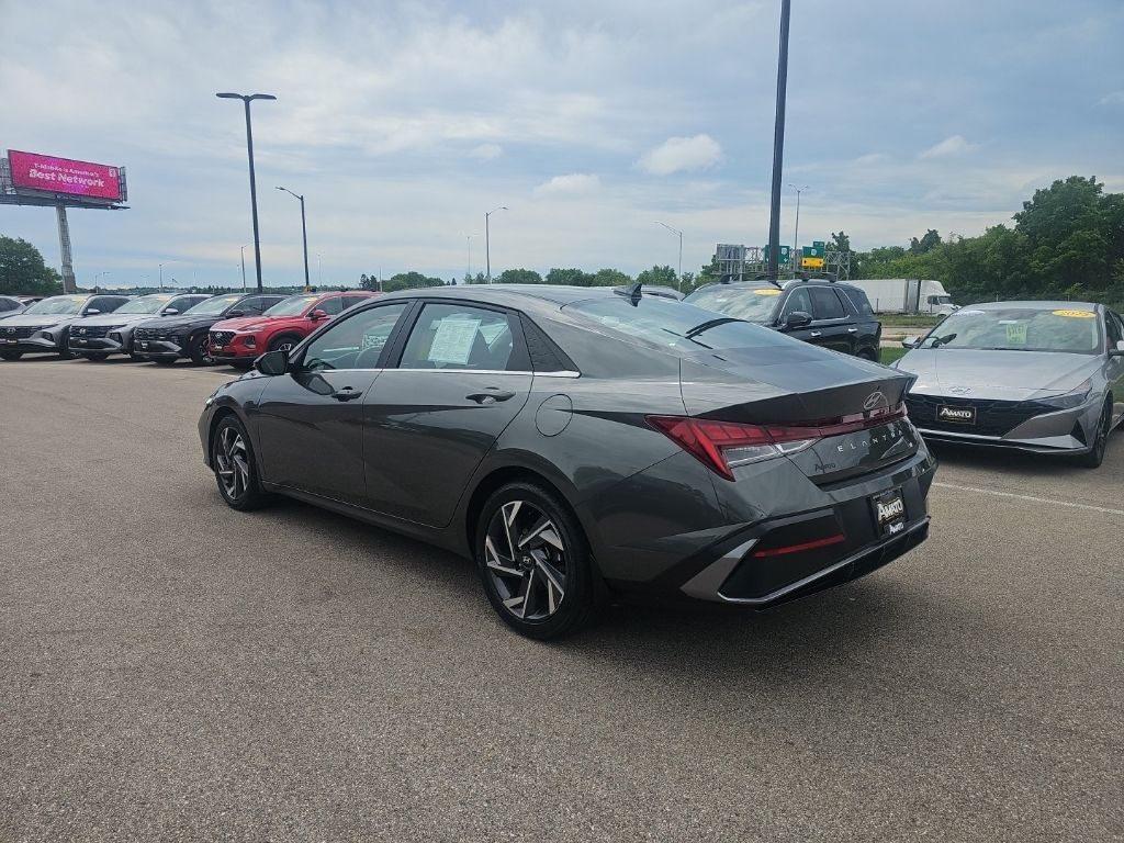 Used 2024 Hyundai Elantra SEL Sedan