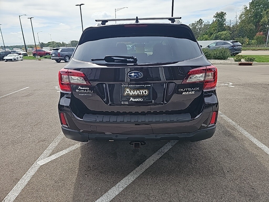2017 Subaru Outback 2.5i Touring photo 2