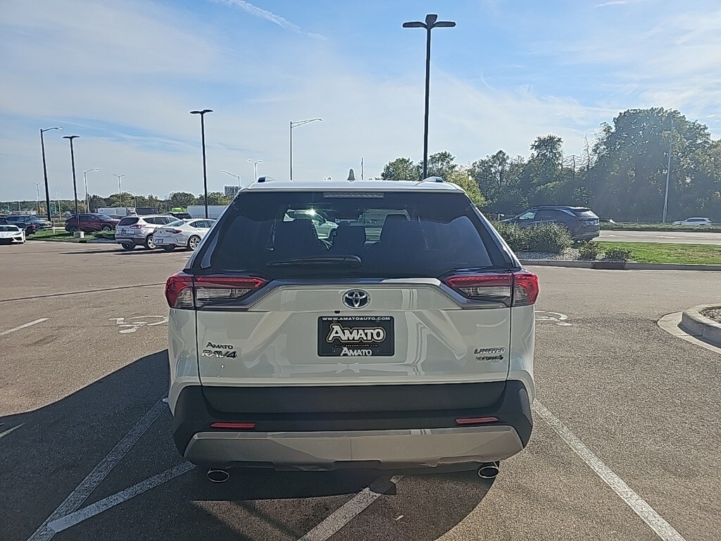 2024 Toyota RAV4 Hybrid Limited photo 4