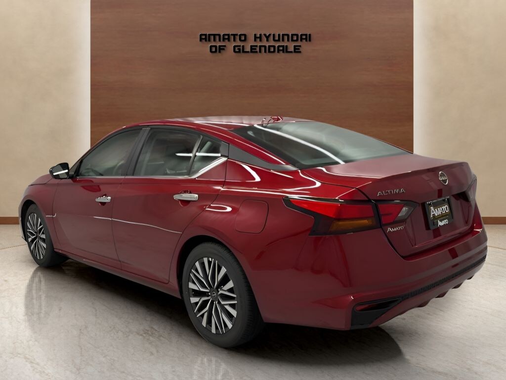 Used 2025 Nissan Altima SV Sedan