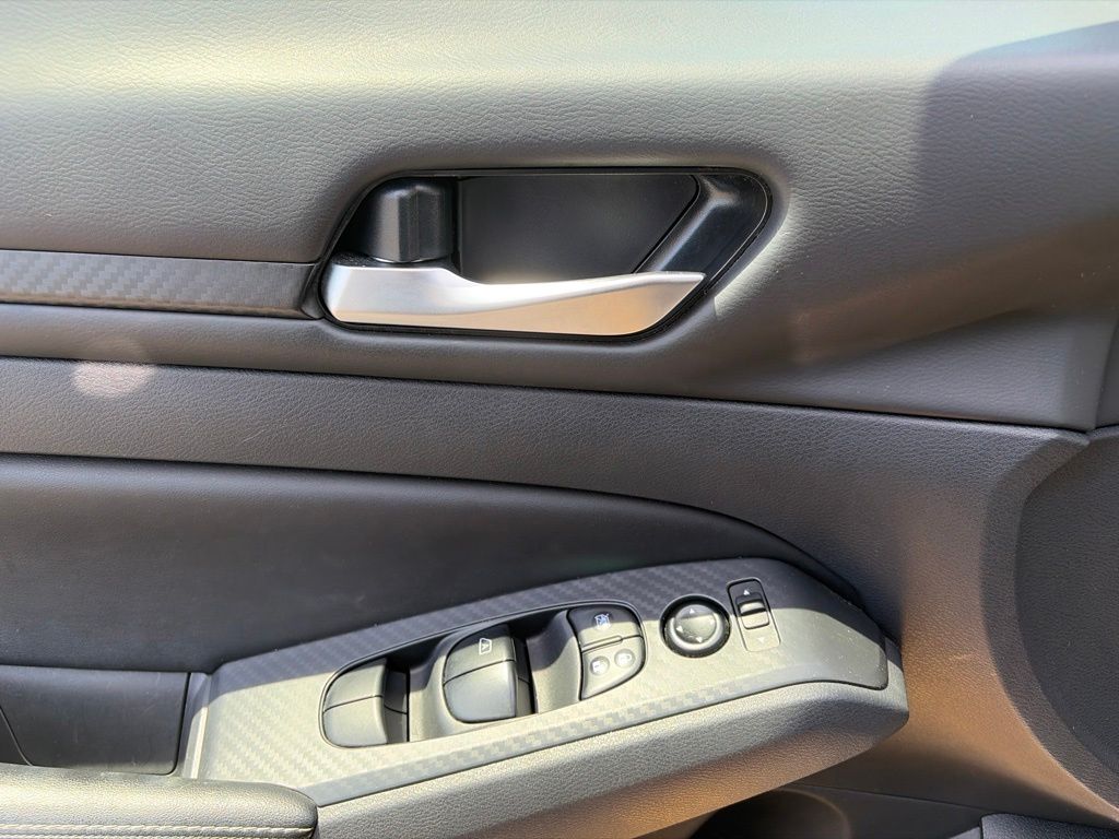 2025 Nissan Altima SV - Photo 19