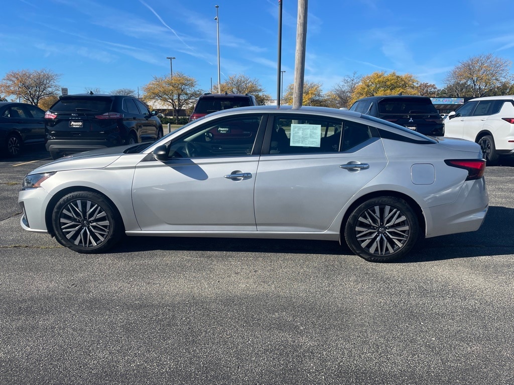 Used 2024 Nissan Altima 2.5 SV Sedan