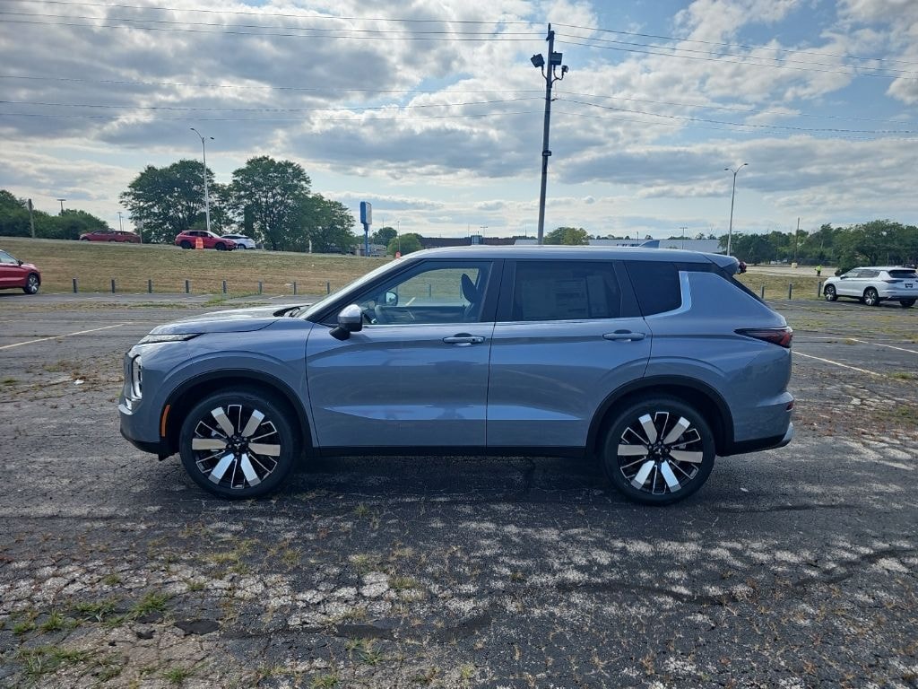 New 2026 Mitsubishi Outlander SE SUV
