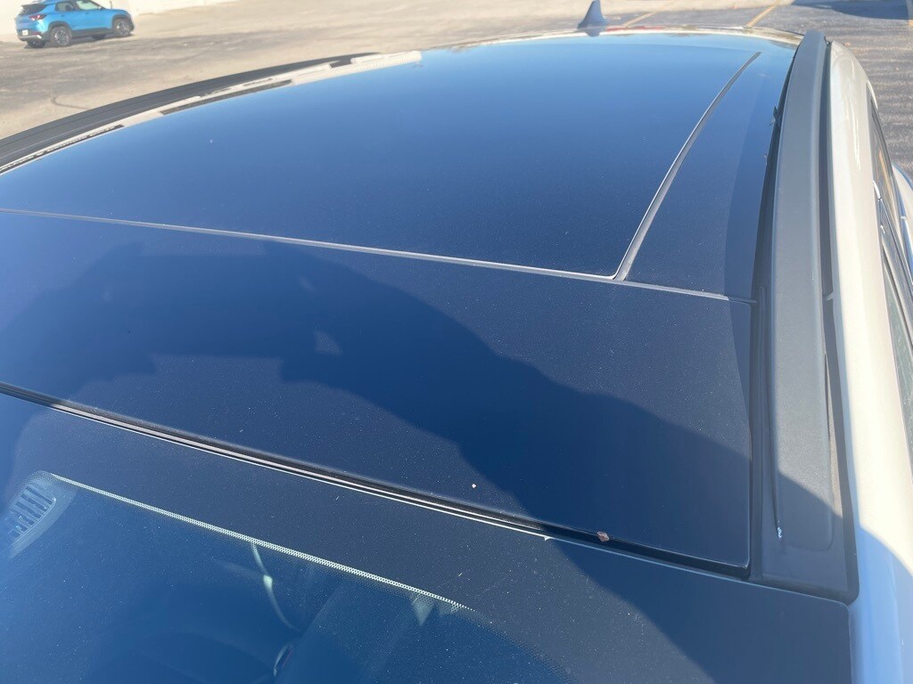 2021 Ford Escape Titanium Hybrid photo 2