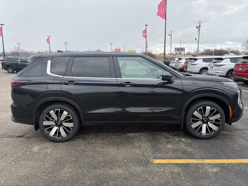 2026 Mitsubishi Outlander SE - Photo 7