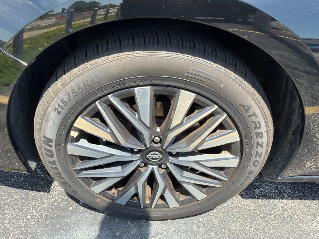 2025 Nissan Altima SV - Photo 29