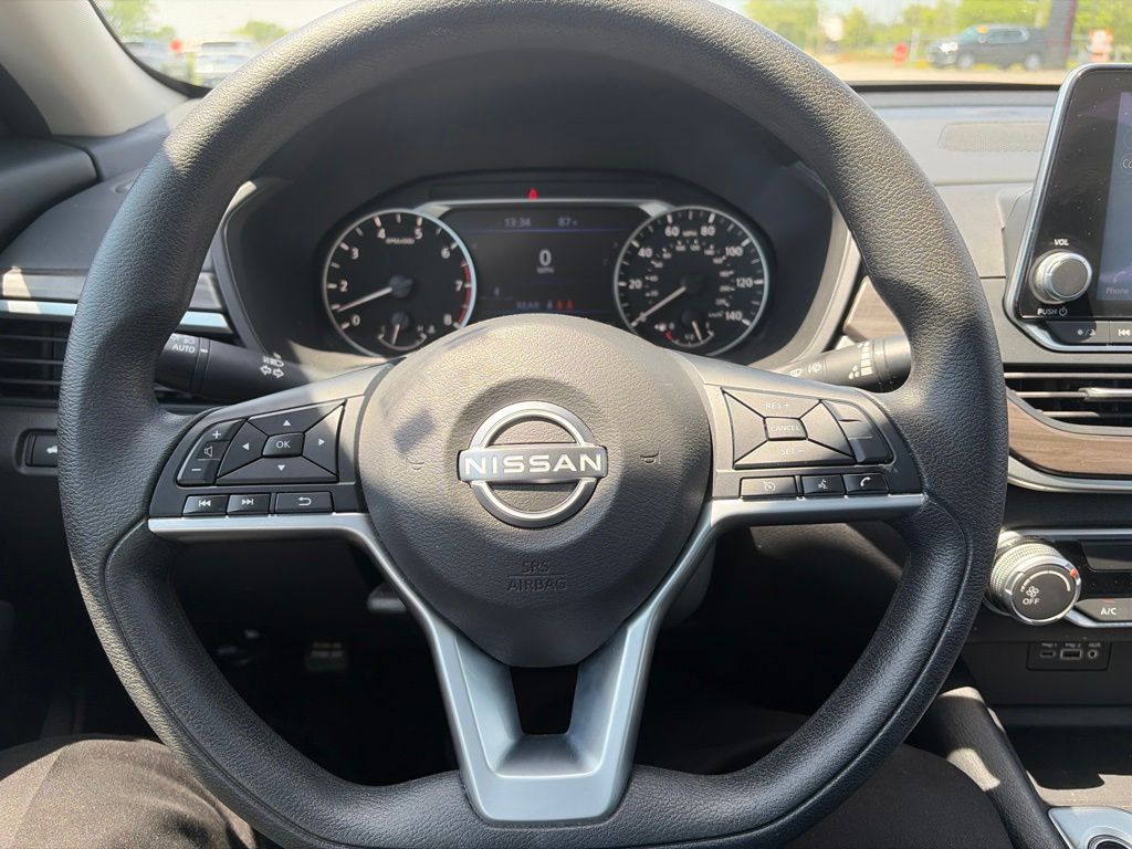 2025 Nissan Altima SV - Photo 26