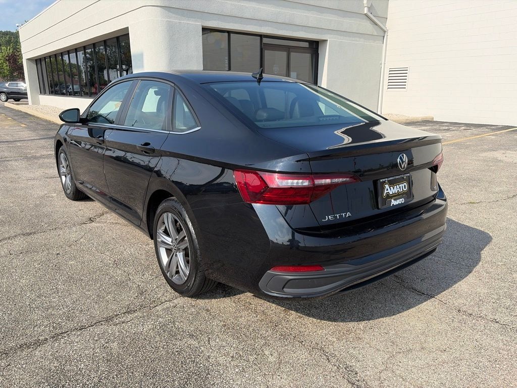 Used 2024 Volkswagen Jetta 1.5T SE Sedan