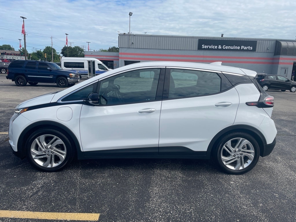 Used 2023 Chevrolet Bolt EV LT with VIN 1G1FW6S03P4199694 for sale in Milwaukee, WI