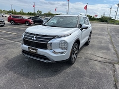 2025 Mitsubishi Outlander SE SUV