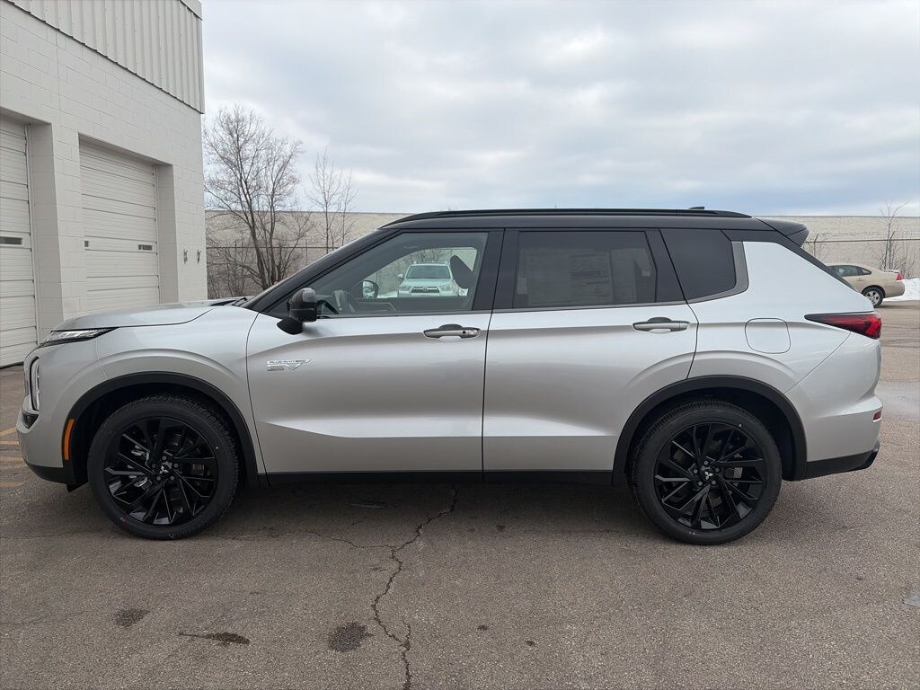 New 2025 Mitsubishi Outlander PHEV SEL SUV