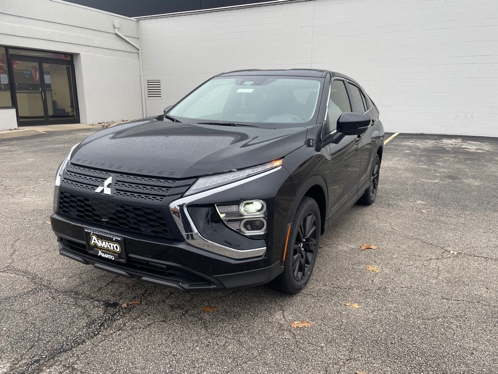 2026 Mitsubishi Eclipse Cross LE's photo