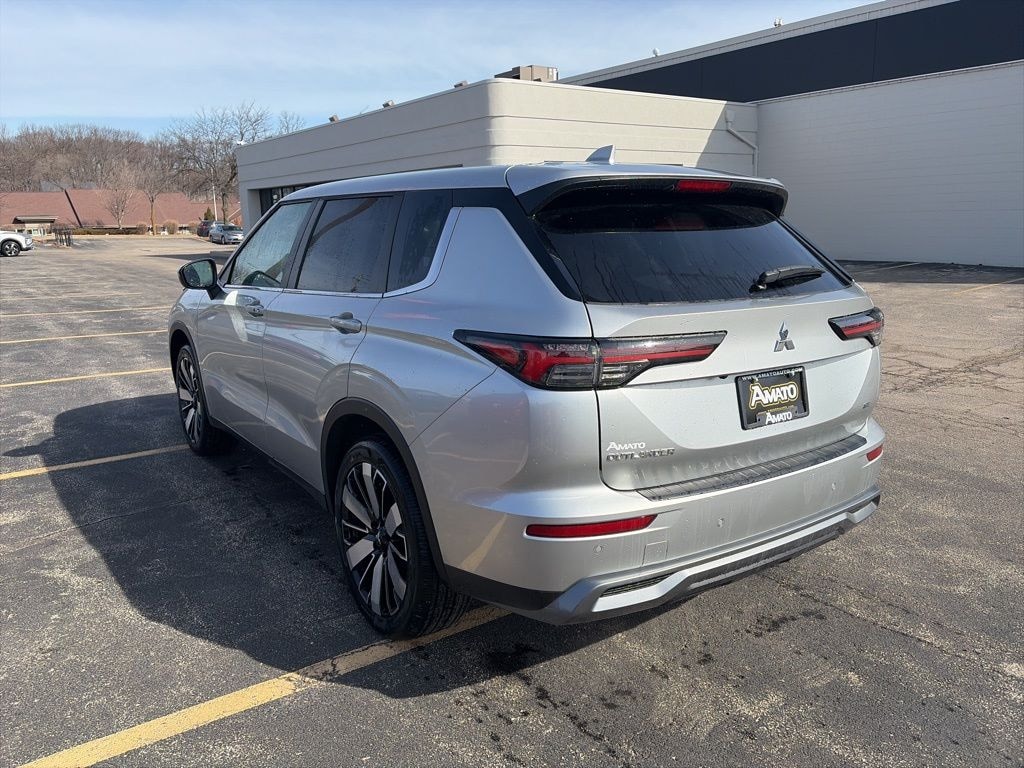 New 2026 Mitsubishi Outlander SE SUV