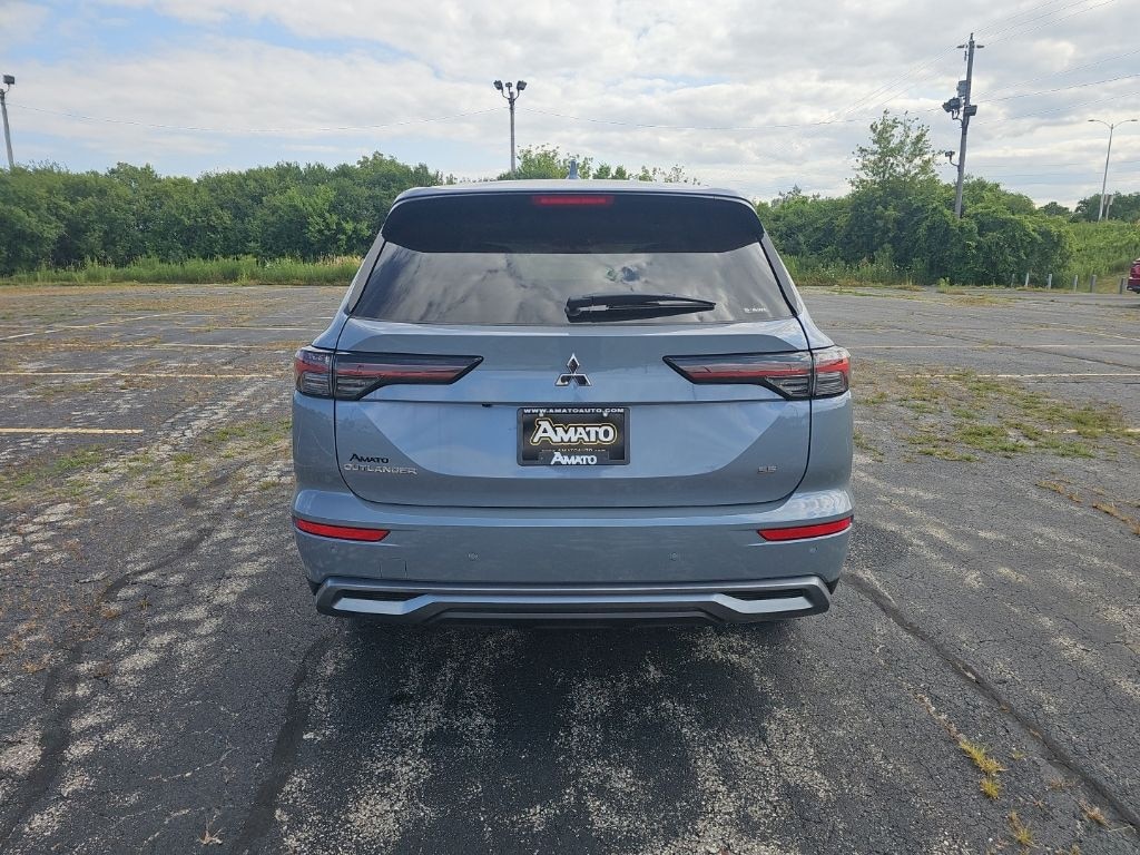 New 2026 Mitsubishi Outlander SE SUV