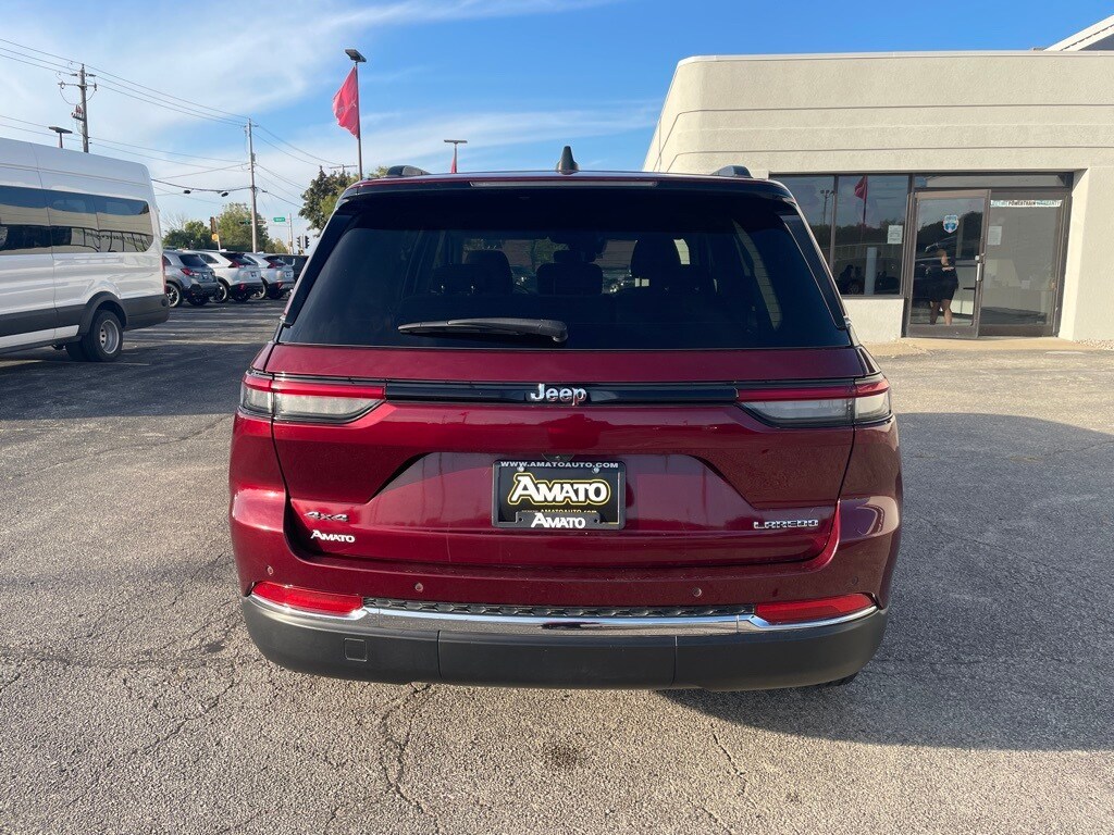 2023 Jeep Grand Cherokee Laredo photo 3