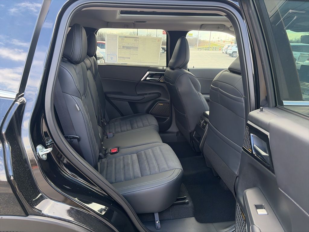2026 Mitsubishi Outlander SE - Photo 15