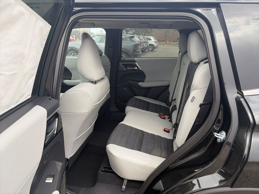 2026 Mitsubishi Outlander SE - Photo 17