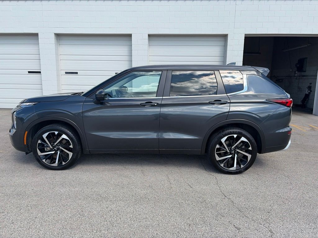 Used 2024 Mitsubishi Outlander SE SUV