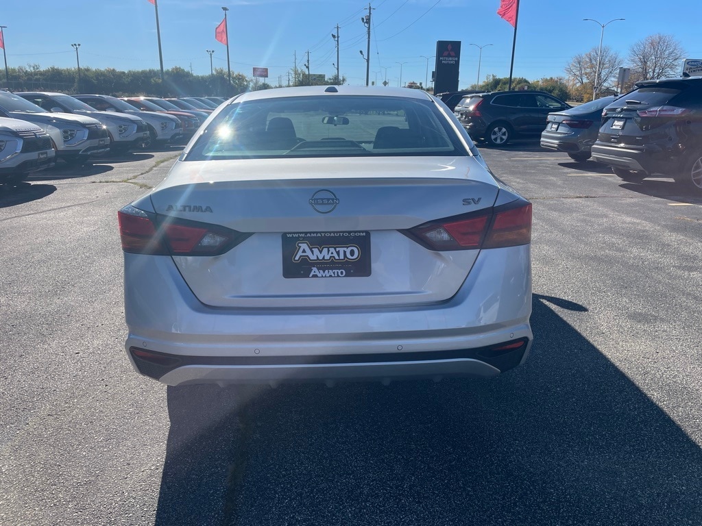 Used 2024 Nissan Altima 2.5 SV Sedan