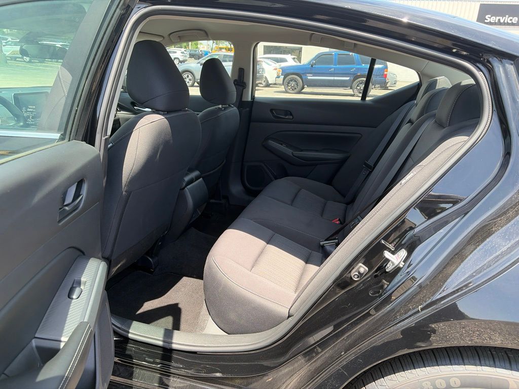2025 Nissan Altima SV - Photo 17