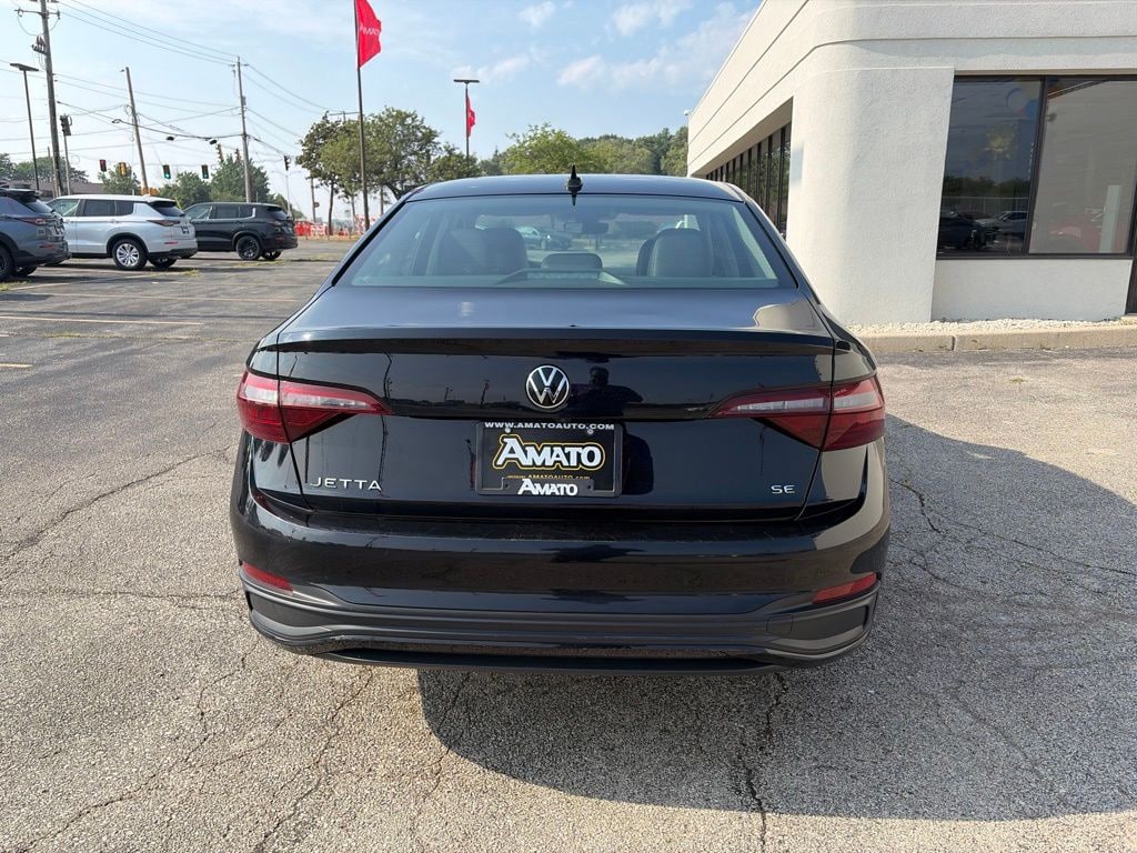 Used 2024 Volkswagen Jetta 1.5T SE Sedan