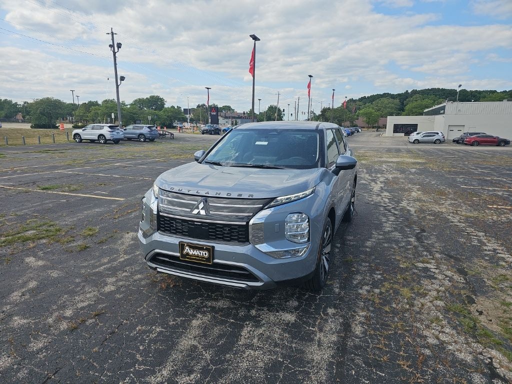New 2026 Mitsubishi Outlander SE SUV