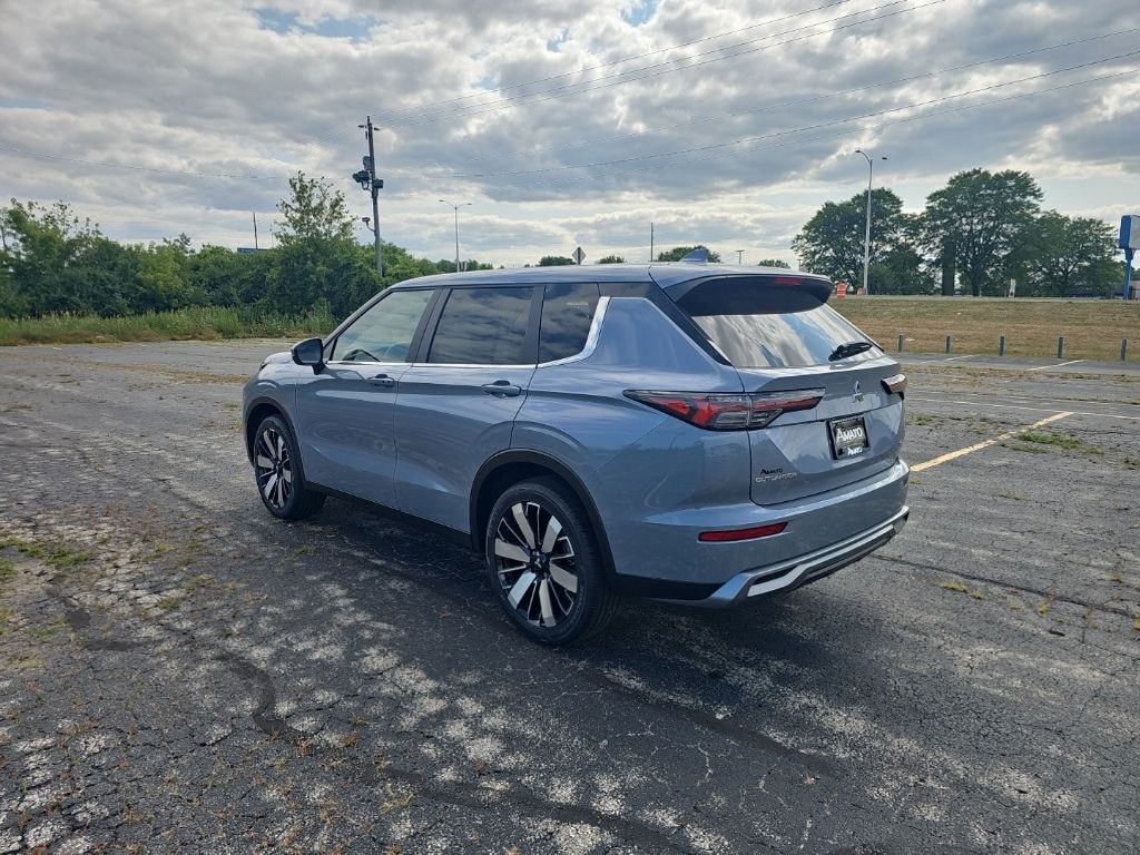 New 2026 Mitsubishi Outlander SE SUV
