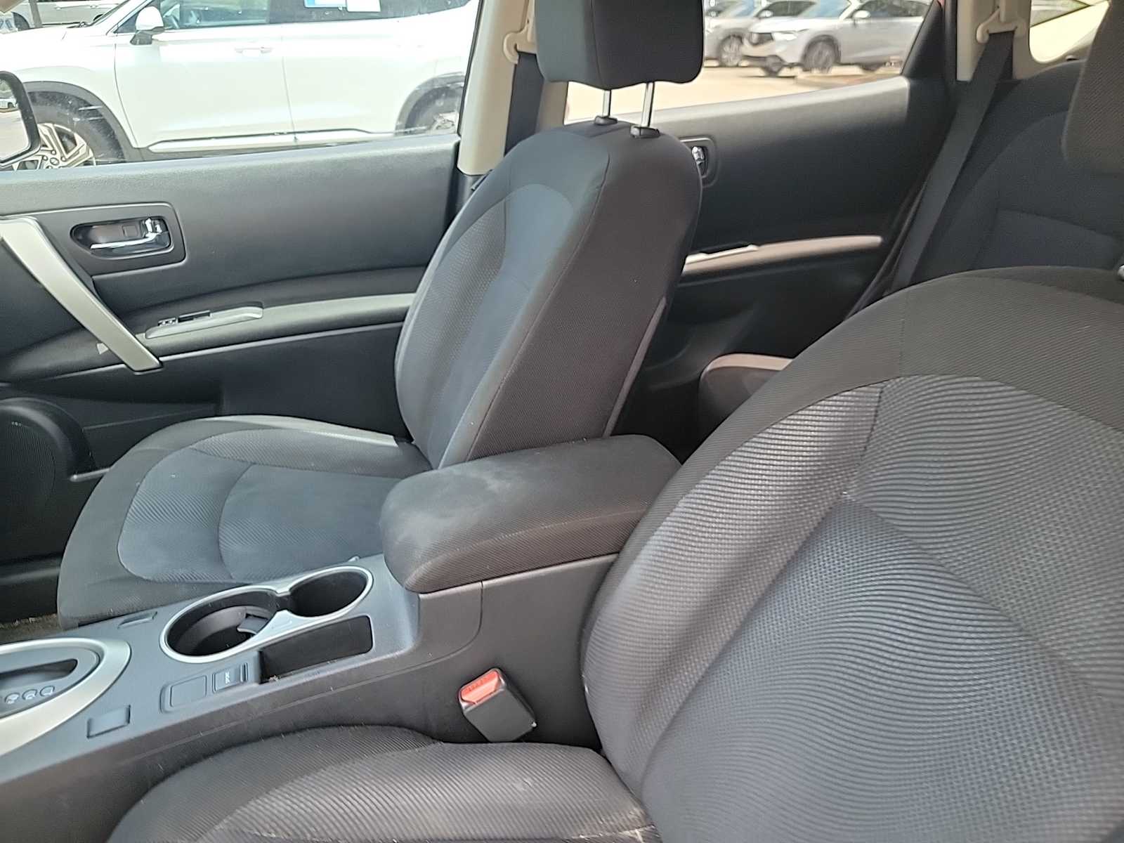 Thumbnail: 2013 Nissan Rogue - 8