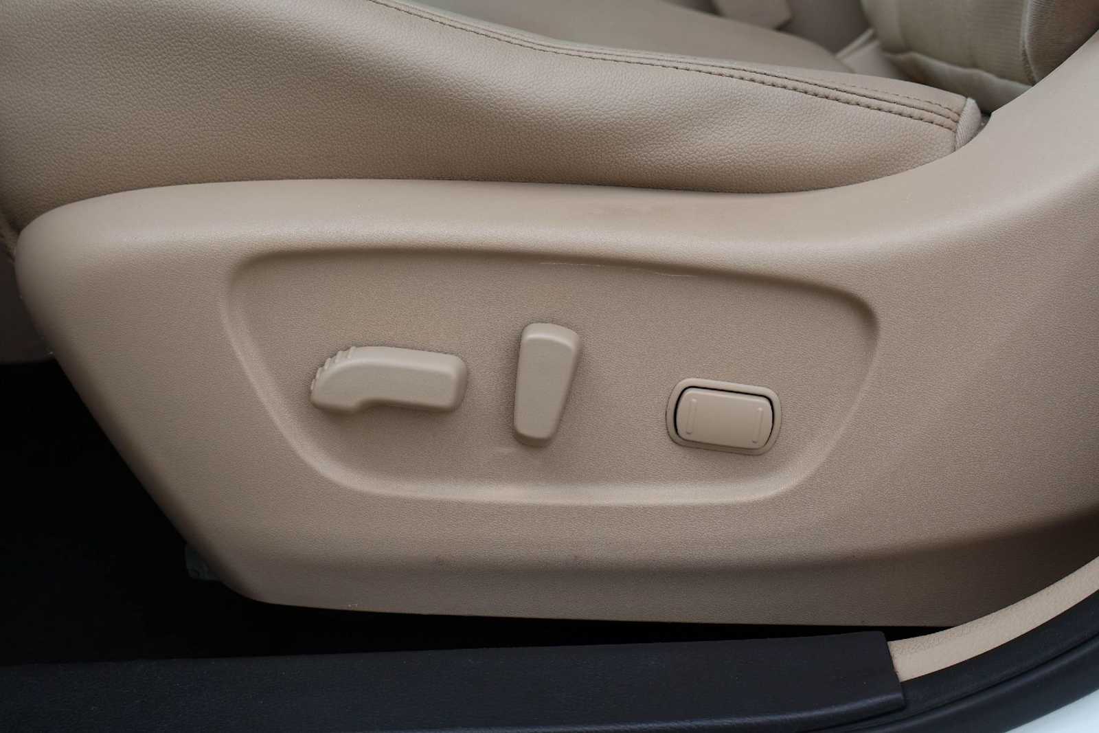 Thumbnail: 2016 Nissan Rogue - 24