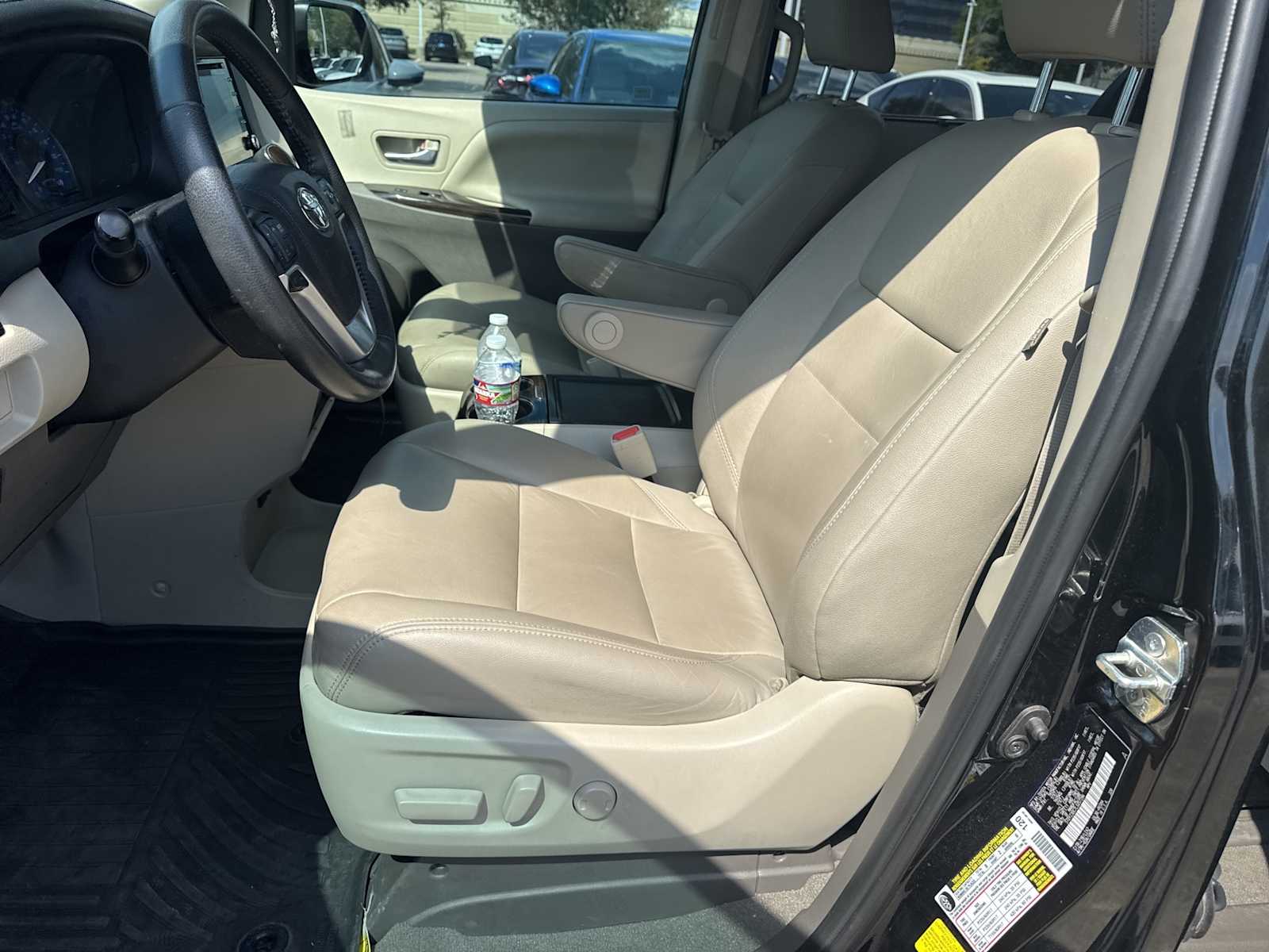 Thumbnail: 2020 Toyota Sienna - 6