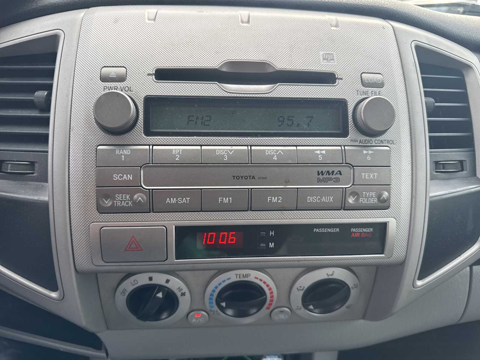 Thumbnail: 2011 Toyota Tacoma - 10