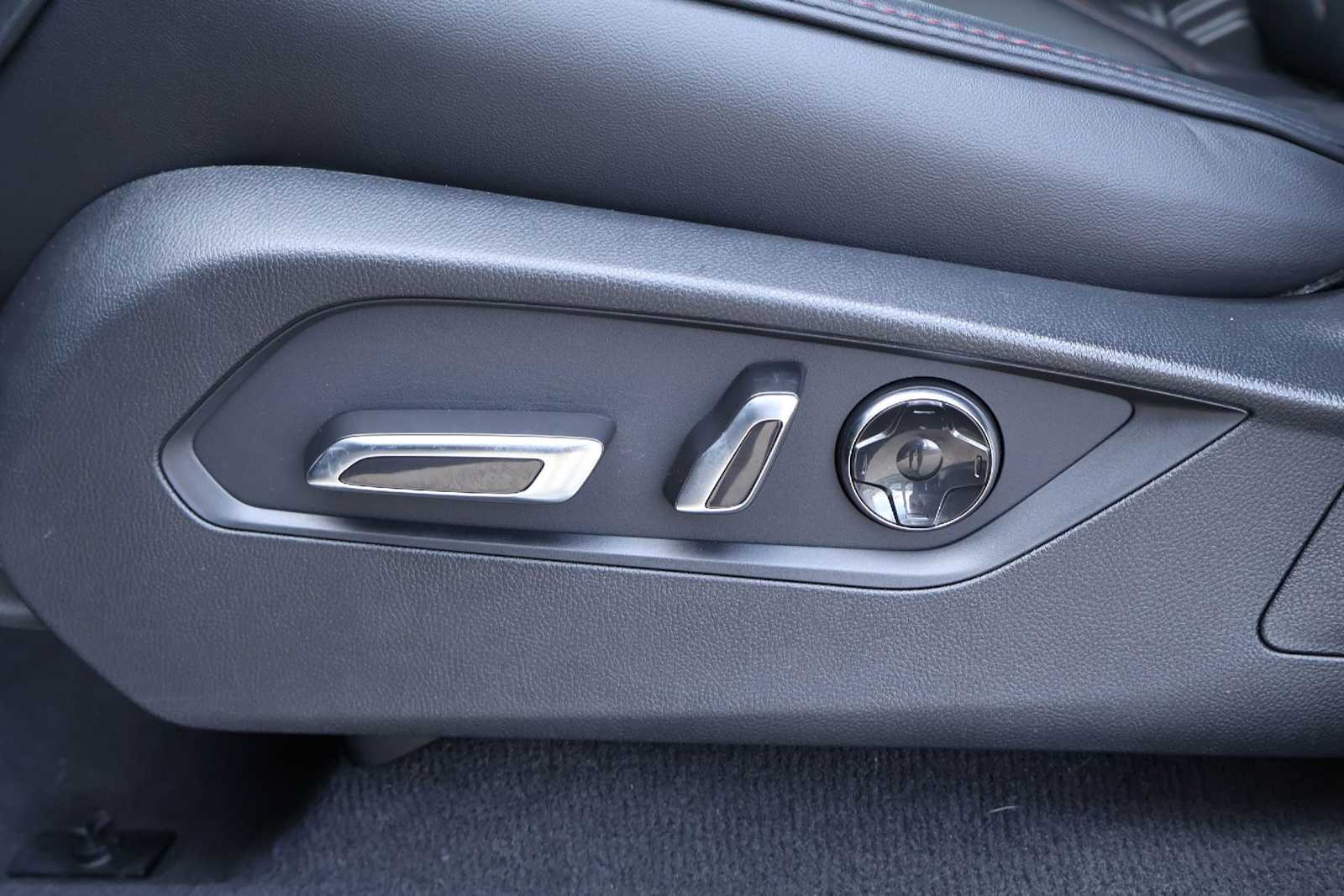 Thumbnail: 2023 Acura MDX - 24