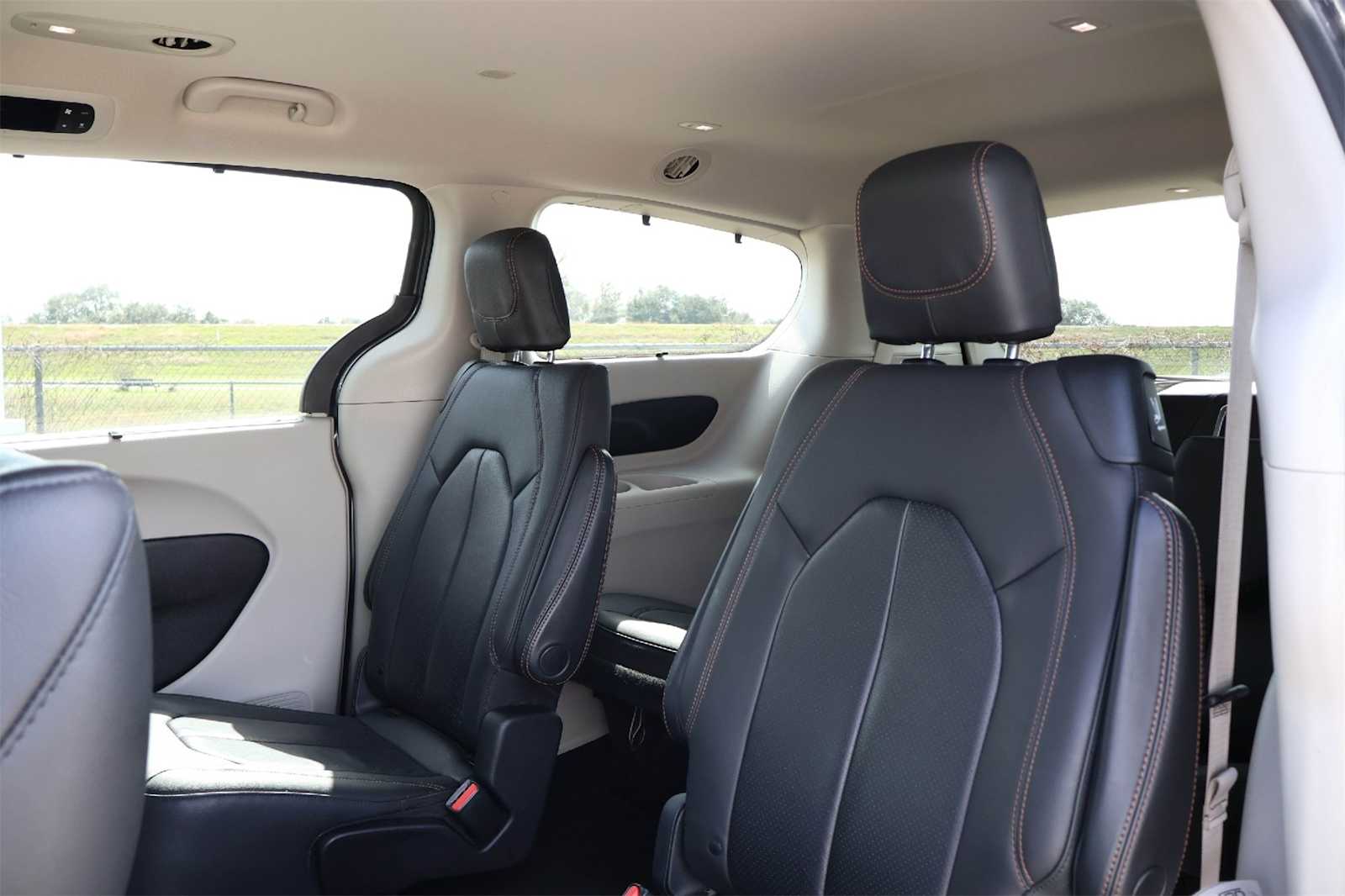 Thumbnail: 2020 Chrysler Pacifica - 13