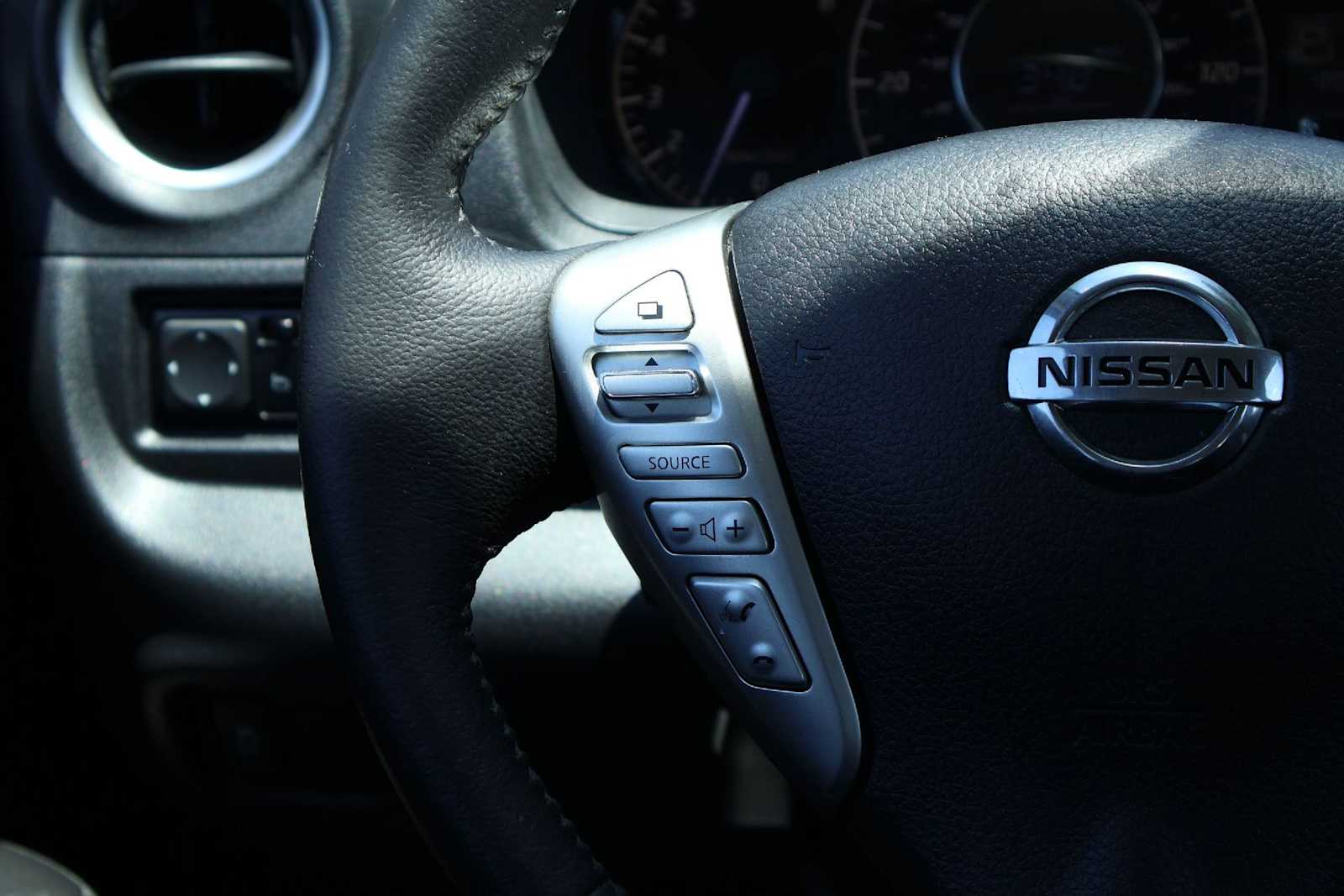 Thumbnail: 2016 Nissan Versa Note - 22