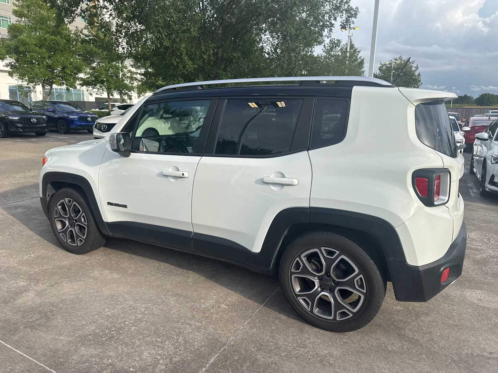 Thumbnail: 2015 Jeep Renegade - 3