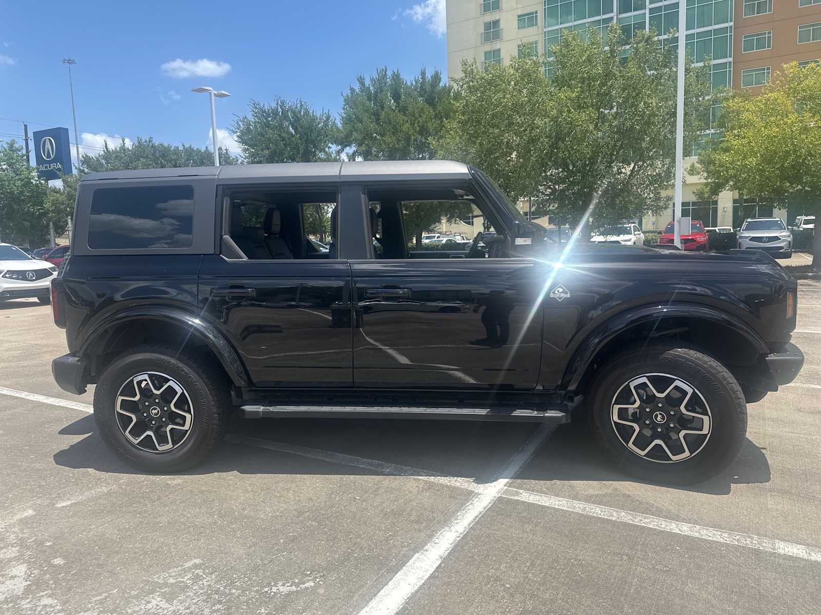 Thumbnail: 2022 Ford Bronco - 3