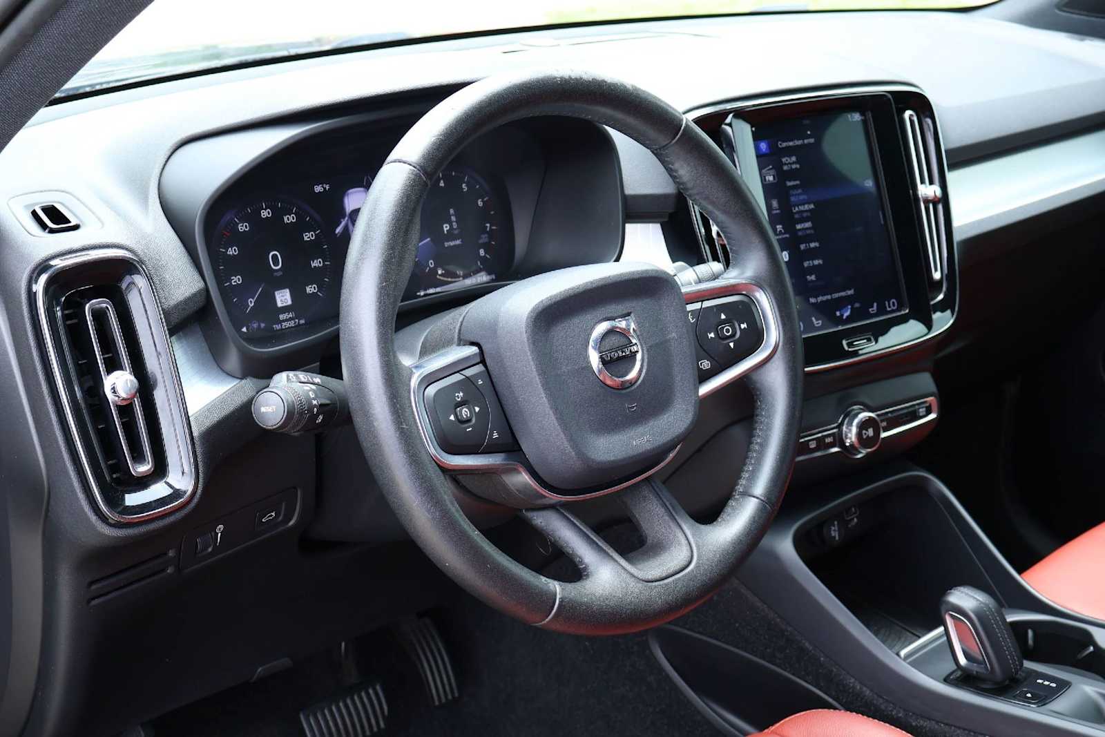 Thumbnail: 2019 Volvo XC40 - 2