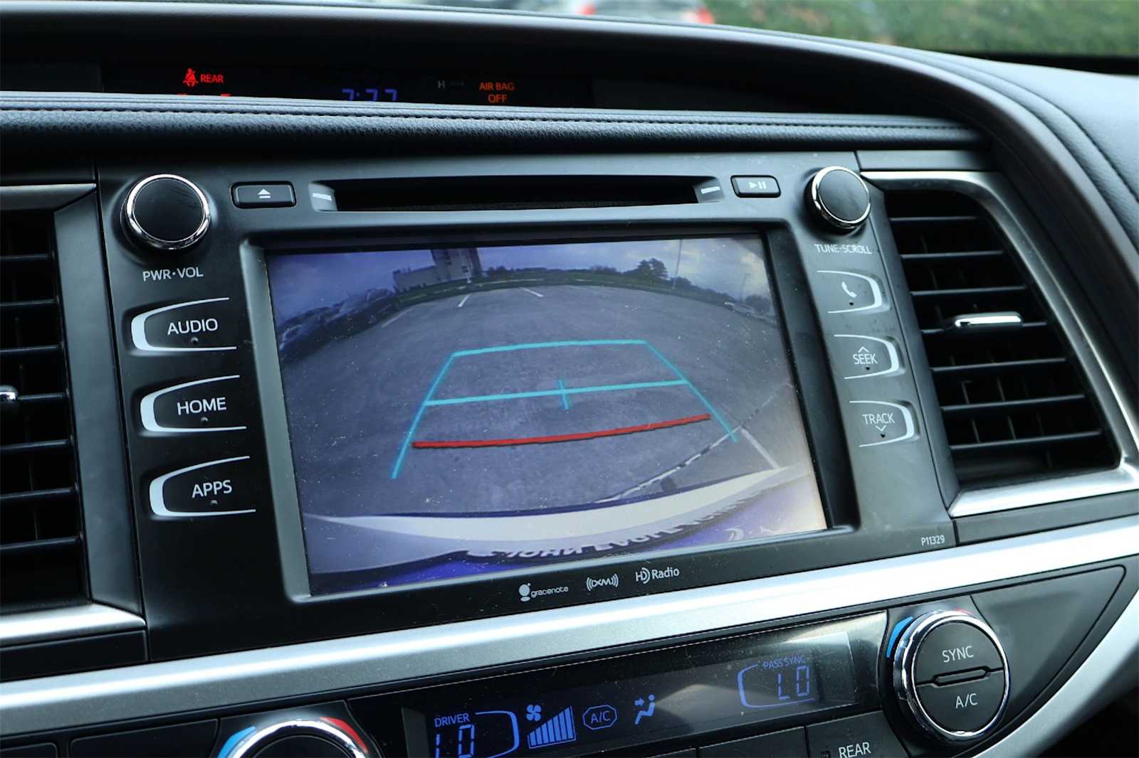 Thumbnail: 2018 Toyota Highlander - 29