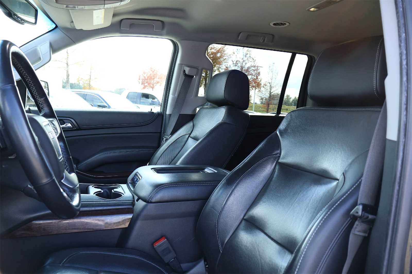 Thumbnail: 2019 GMC Yukon XL - 11