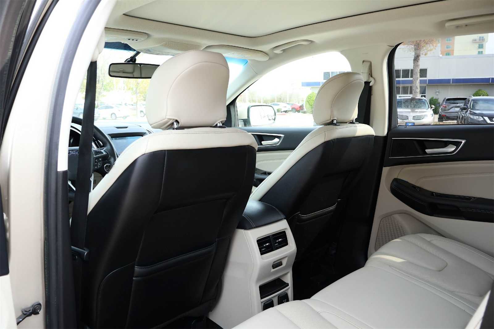 Thumbnail: 2017 Ford Edge - 12