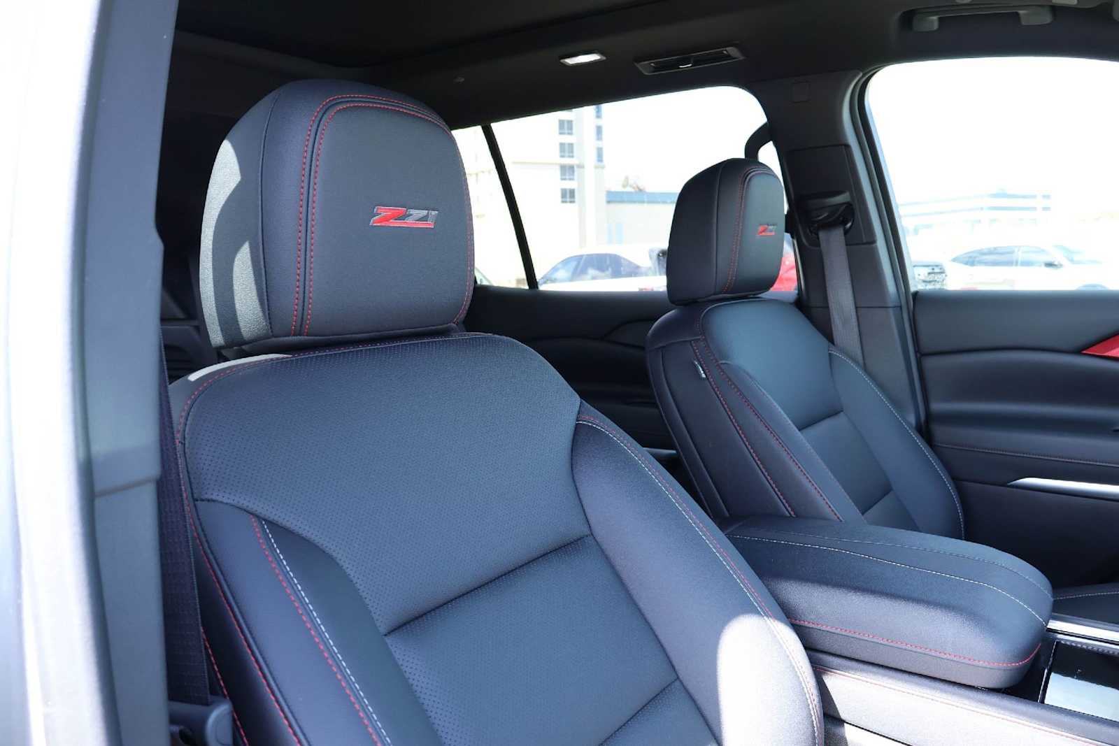 Thumbnail: 2025 Chevrolet Traverse - 14