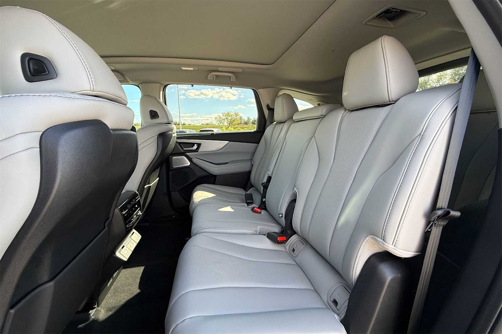 Thumbnail: 2026 Acura MDX - 13