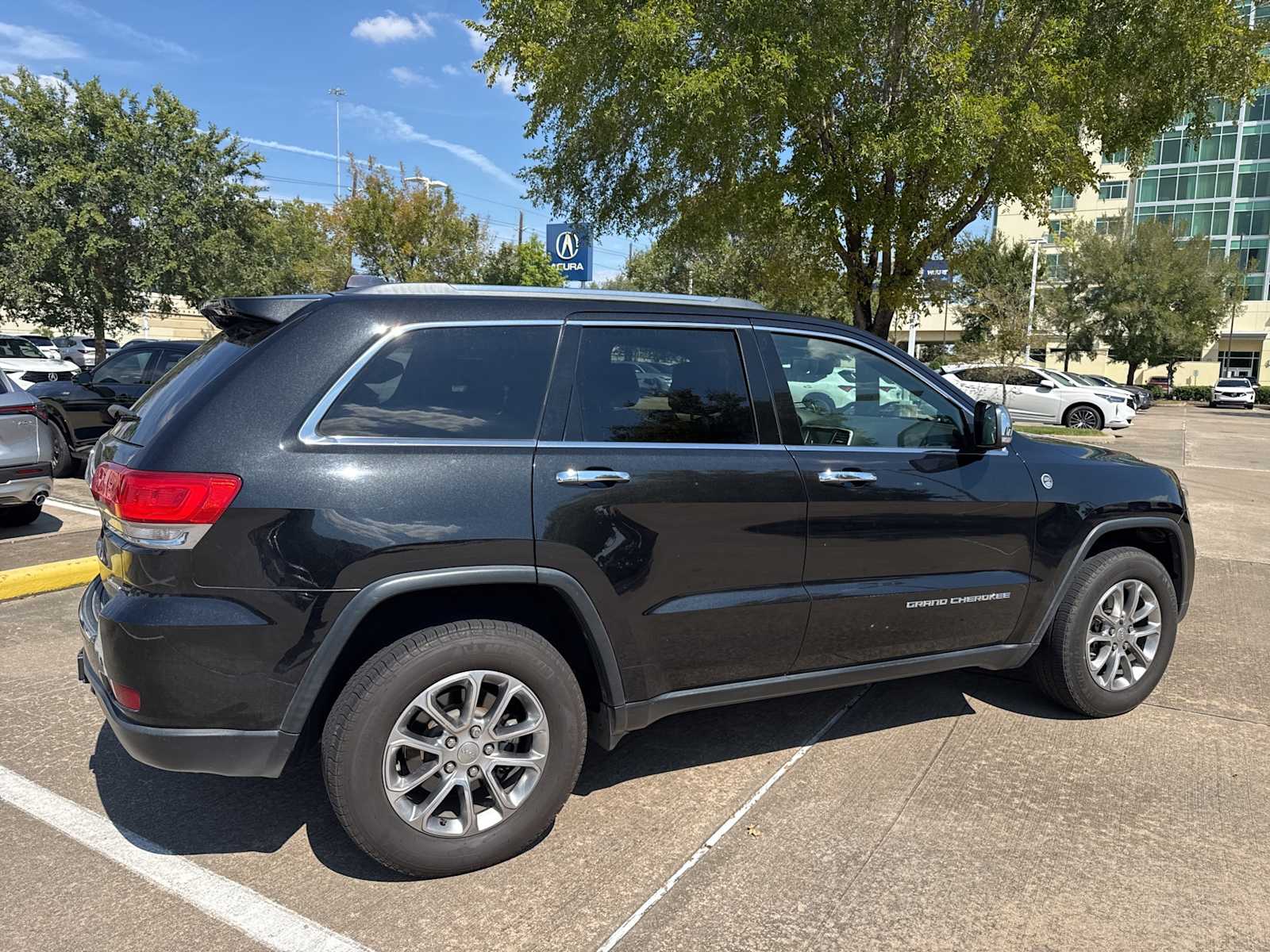 Thumbnail: 2016 Jeep Grand Cherokee - 4