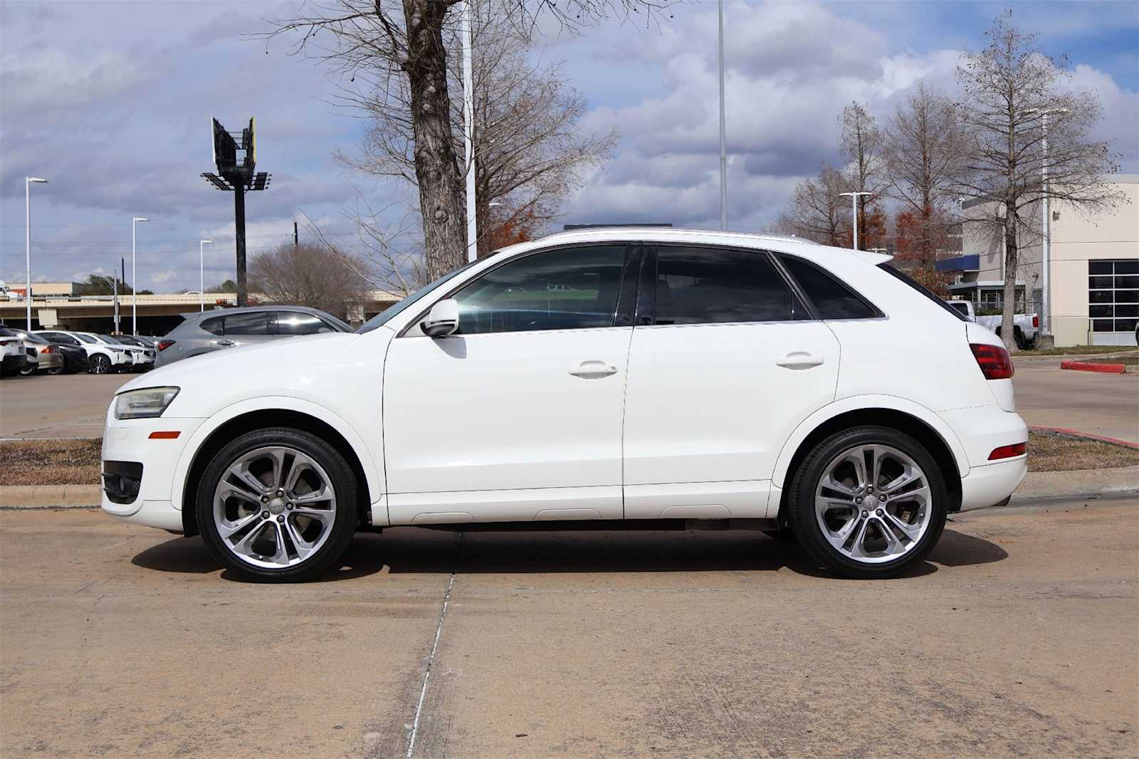 Thumbnail: 2015 Audi Q3 - 3