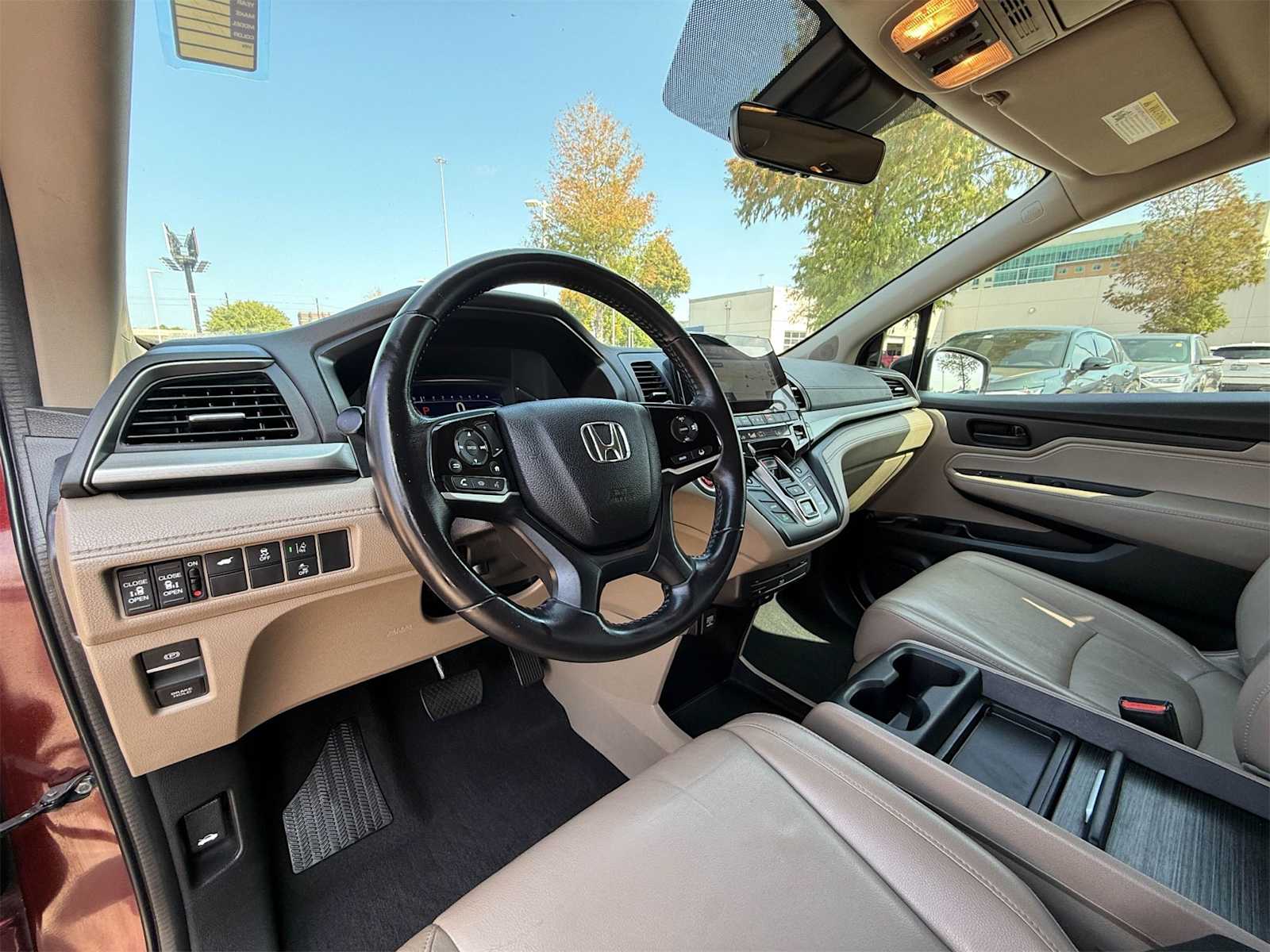 Thumbnail: 2018 Honda Odyssey - 2